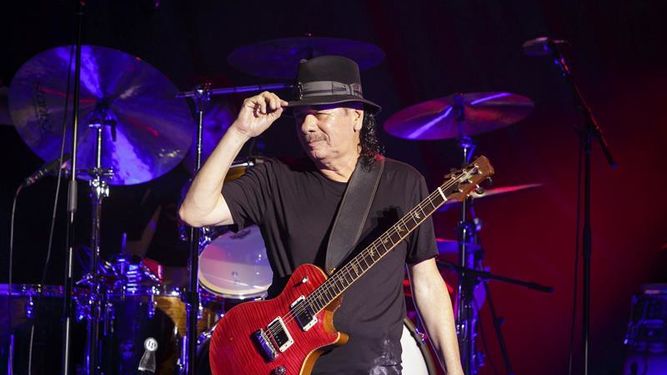 El Cap Roig cae rendido ante el embrujo de la guitarra de Carlos Santana