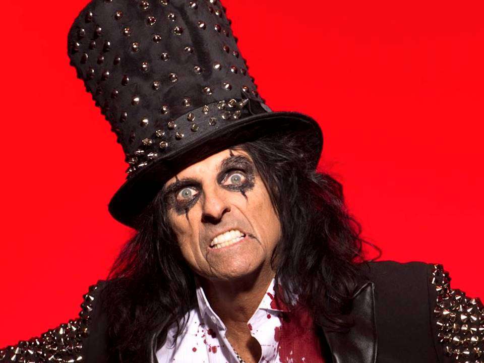 Alice Cooper cree que en la actualidad las mujeres lo hacen mejor en el rock