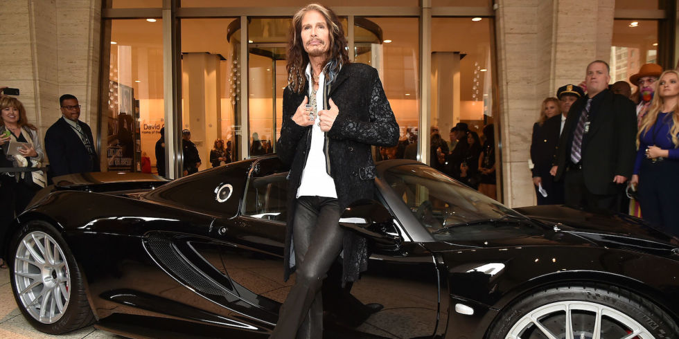 Steven Tyler es un amante de la velocidad en la carretera