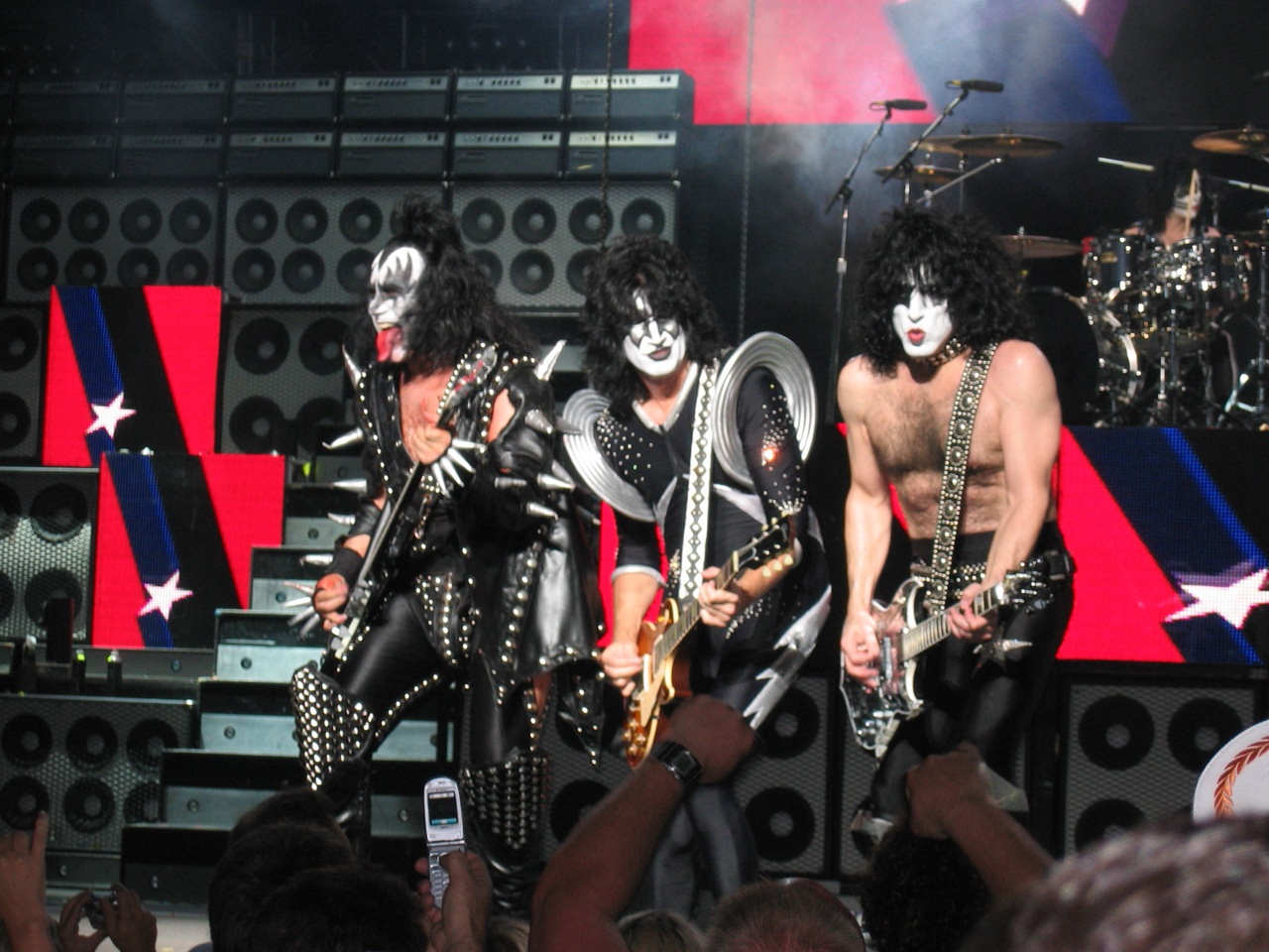 Kiss se retirará de los escenarios con una gira llamada «One last Kiss»
