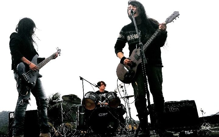 Out The Line: Album disponible en plataformas digitales «En carne propia