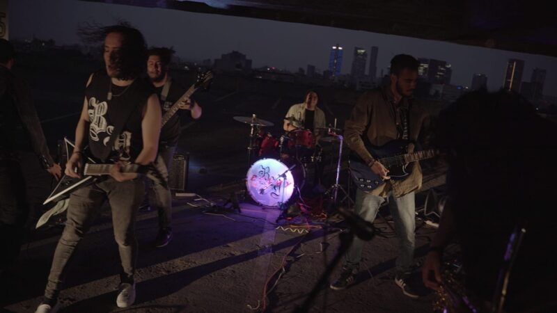 Ivan Blamy crea un homenaje a nuestros caninos en versión Rock con »Misión Fox»