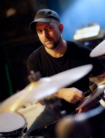 David Garvin lanza su nuevo single titulado «I’ll Be In Touch»